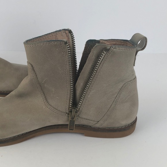 TAOS Double Time Leather Ankle Boots Sz 6 Taupe Gray Side Zip Comfort Casual - Picture 10 of 16